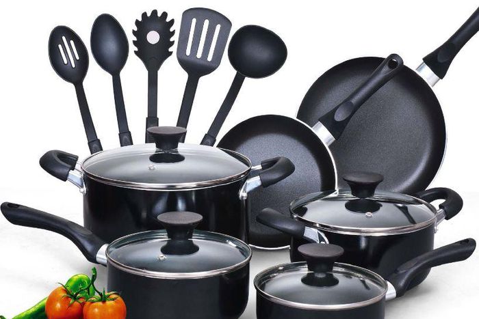 Food cooked in non-stick utensils causes small and short penis