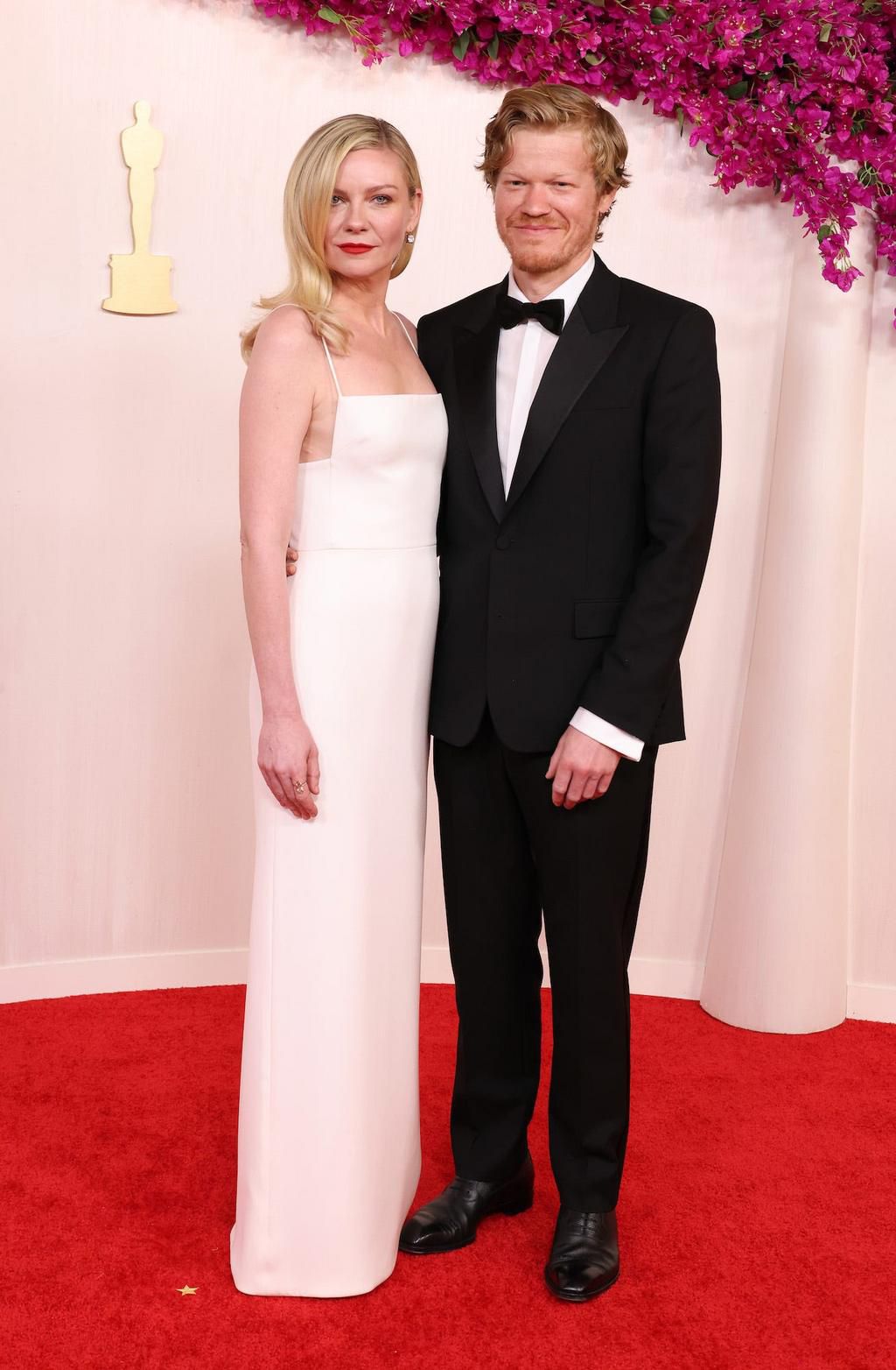 Kirsten Dunst and Jesse Plemons both opted for classic looks on the red carpet.