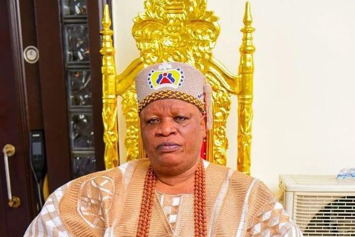 Oba Kabiru Agbabiaka, Adeola Olushi III  [NAN]