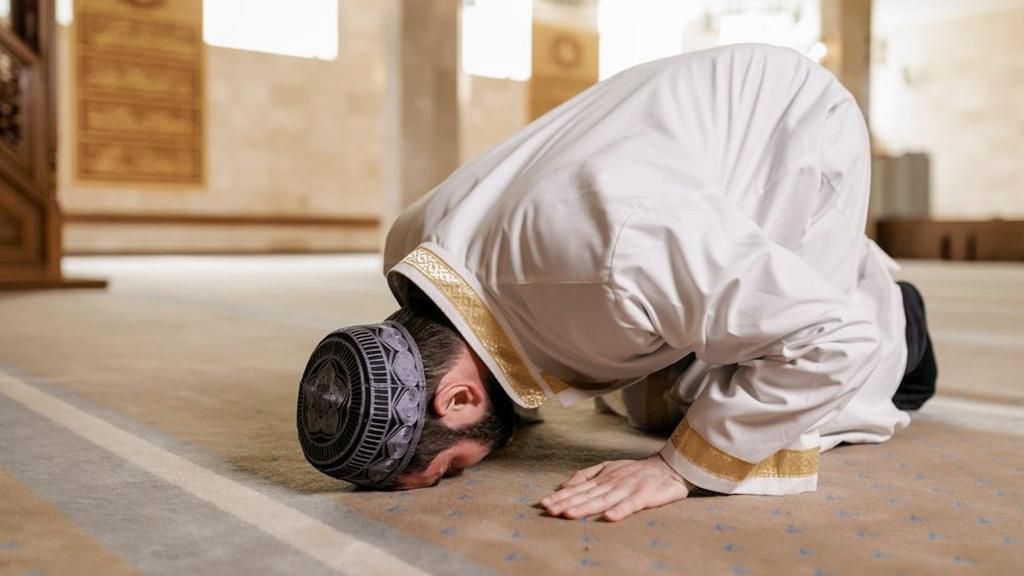 A Muslim man in prayer [Image Credit: Alena Darmel]