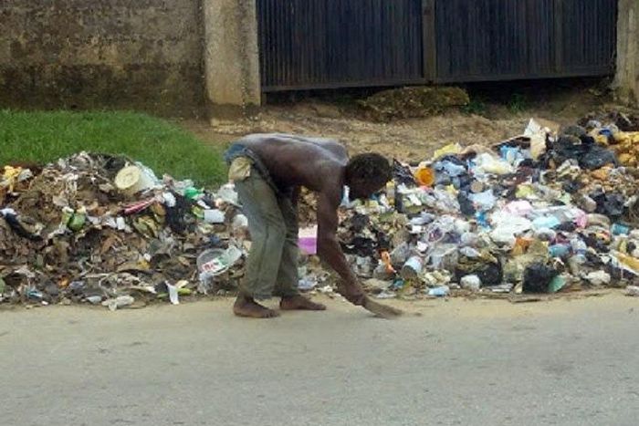 This mad man does not like dirt at all