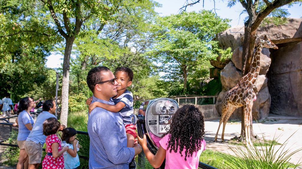 Visit the zoo with your kids [VisitPhiladelphia]