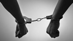 Men handcuffed together [Tumblr]