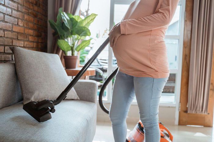 Types of house chores pregnant women must avoid [EuroMaids]