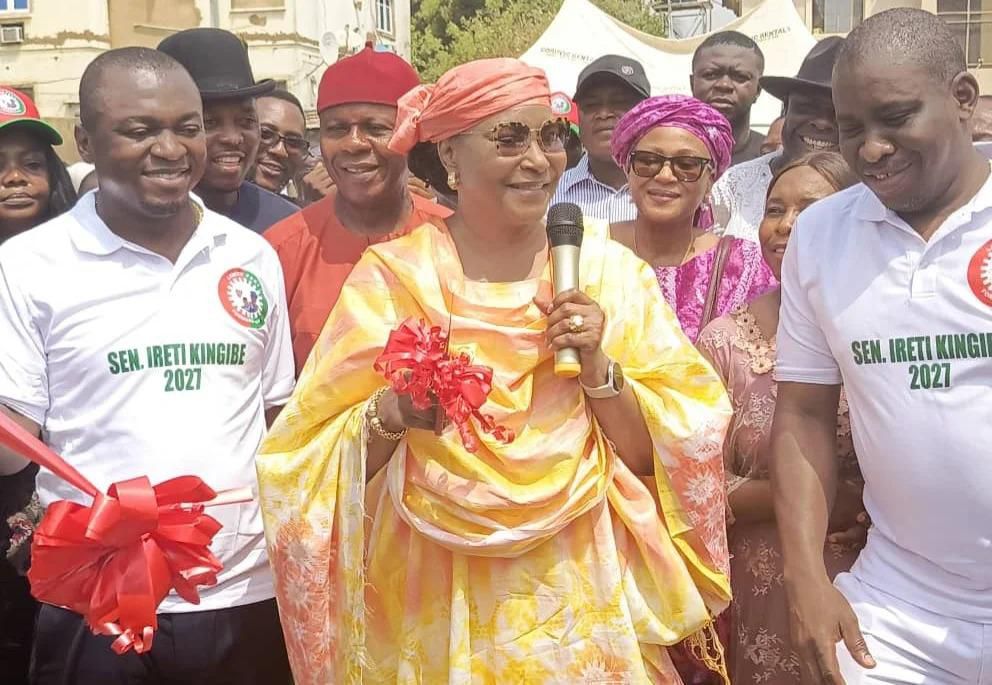 Sen. Ireti Kingibe inaugurating the Karu-Ishan road in the FCT, on Saturday March 2, 2024 [NAN]
