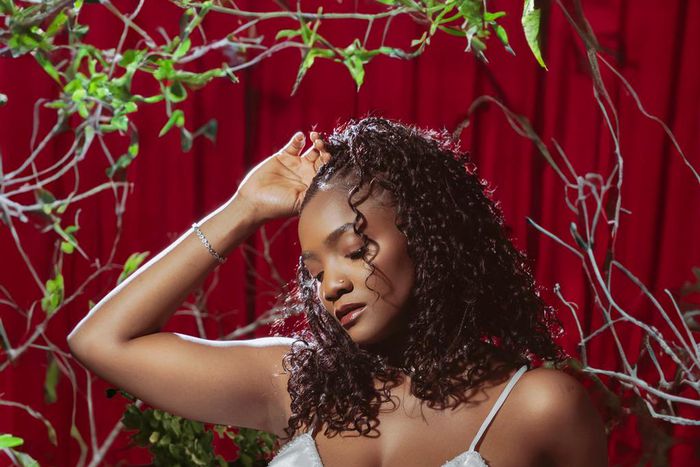 Simi excites fans on new single