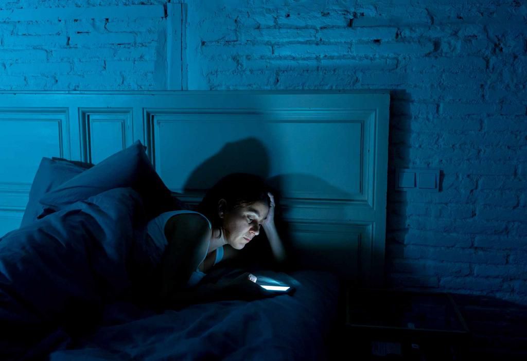 Why we can't put down our phones and sleep [GettyImages]