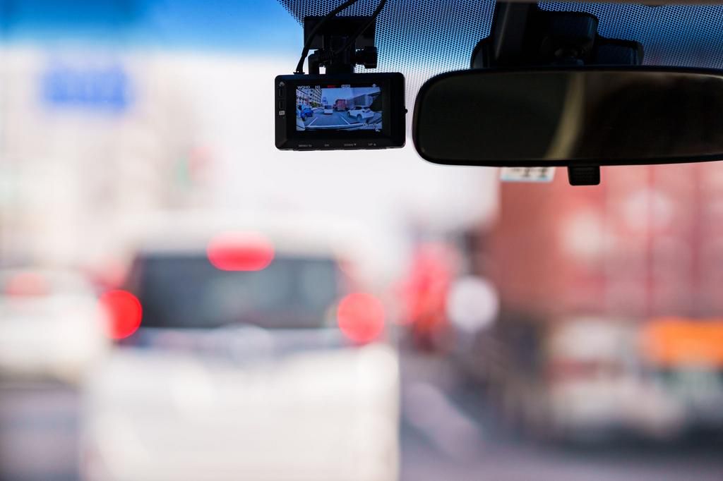 A dashcam of a car stuck in traffic.show999/Getty Images