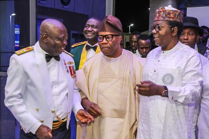 Akpabio assures Navy of senate's support in fight against crude oil theft [Twitter:@NigerianNavy]