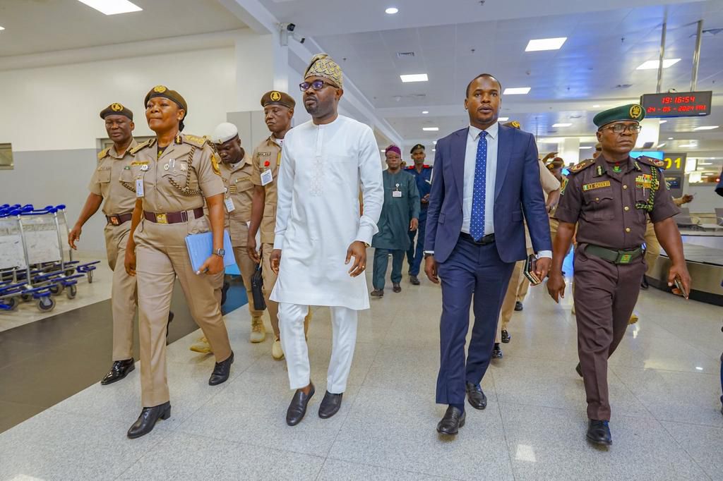 Lagos airport e-gates 100% ready in 3 weeks – Minister [Twitter@BTOofficial]