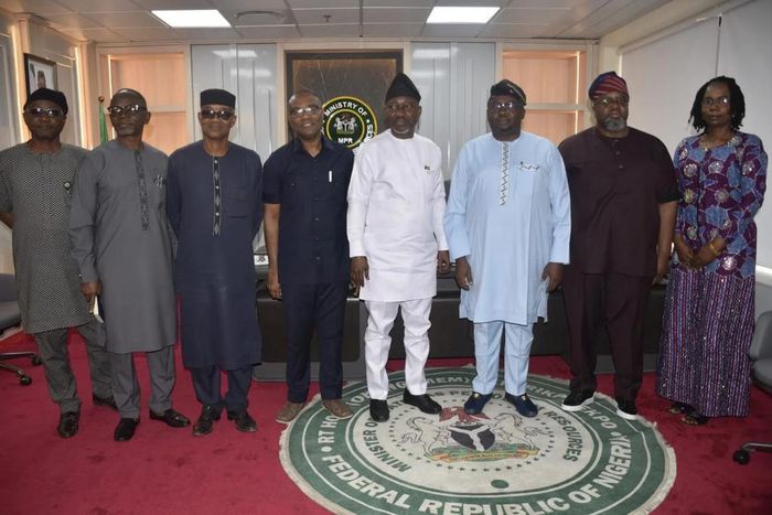 Minister of State Petroleum Resources(Gas) Rt.Hon. Ekperikpe Ekpo (4th right) flanked by the Honourable Minister of Power, Chief Adebayo Adelabu (3rd right) and their Technical Teams in a group photograph to mark the end of the meeting [NAN]
