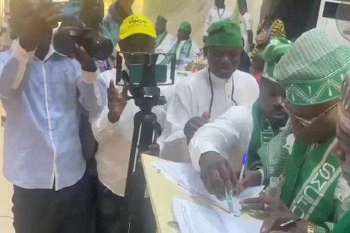 South-West farmers sign peace agreement with Fulani herdsmen  [The Punch]