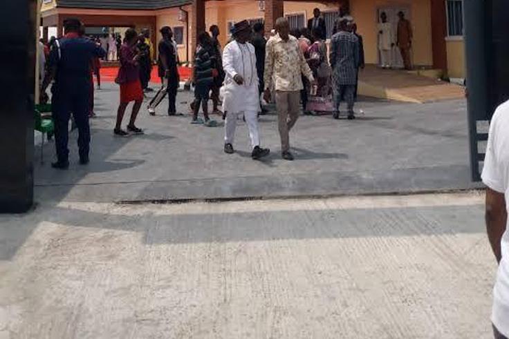Restive youths almost set the hospital ablaze [National Reformer News]