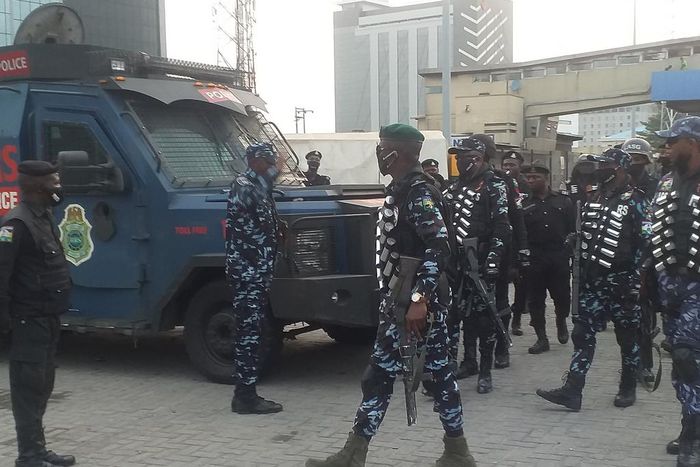 Police operatives deployed to strategis locations in Lekki ahead of #occupylekkitollgate protest on Saturday (RRS)