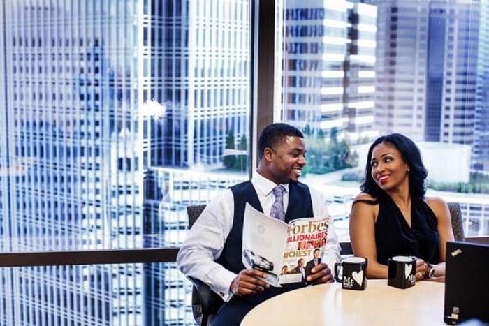 What you should know about office romance [FabMagazine]