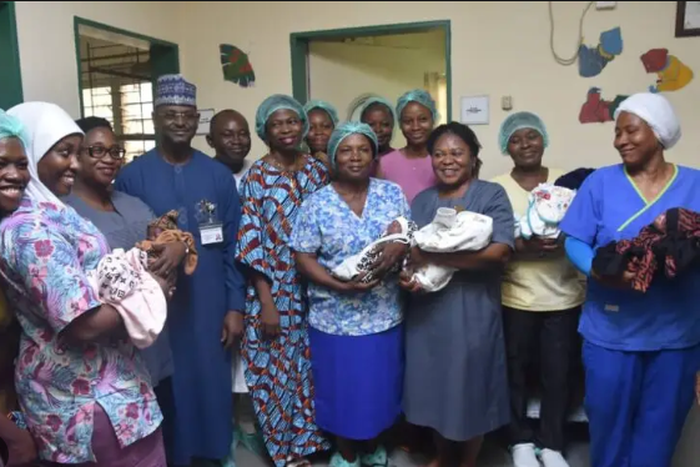 Abuja woman finally leaves hospital with her 6 newborn kids after 1 month [Northeast Star - Northeast Star]