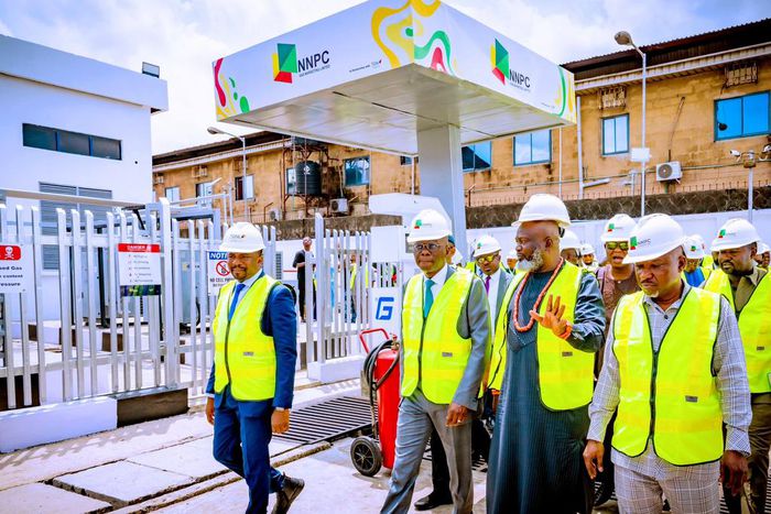 FG inaugurates largest CNG plant in Lagos, plans new stations nationwide [Twitter:@nnpclimited]