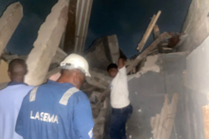 Family escapes death, as building collapses in Lagos [NAN]