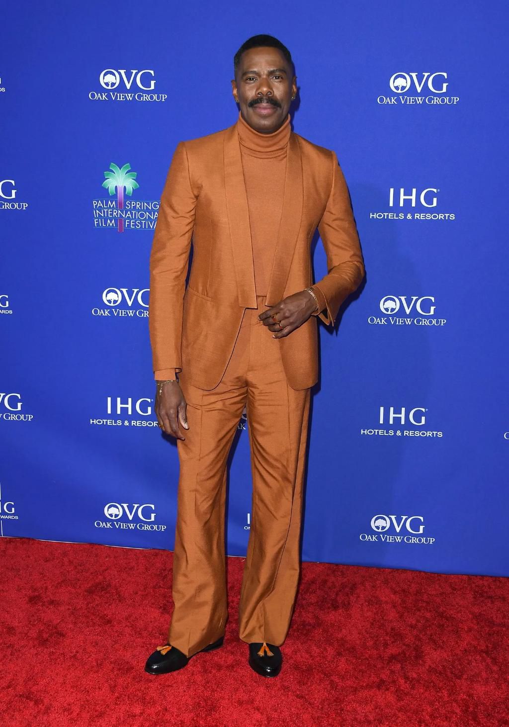 Try a turtleneck and jacket best suit combination [vanityfair]