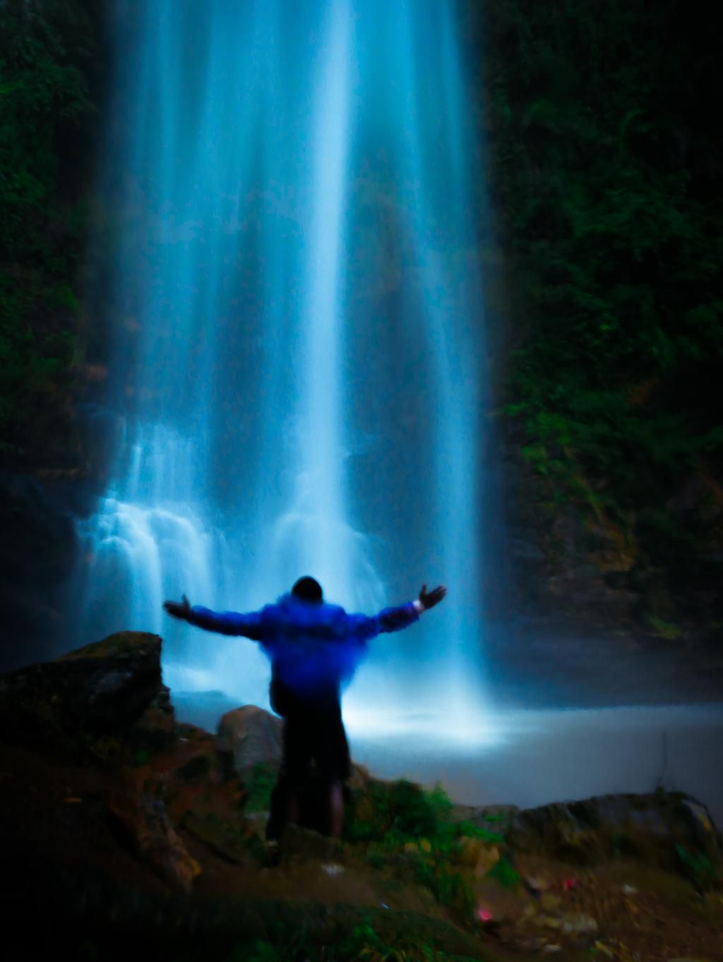 At the foot of Owu Waterfalls in Kwara State [svet]