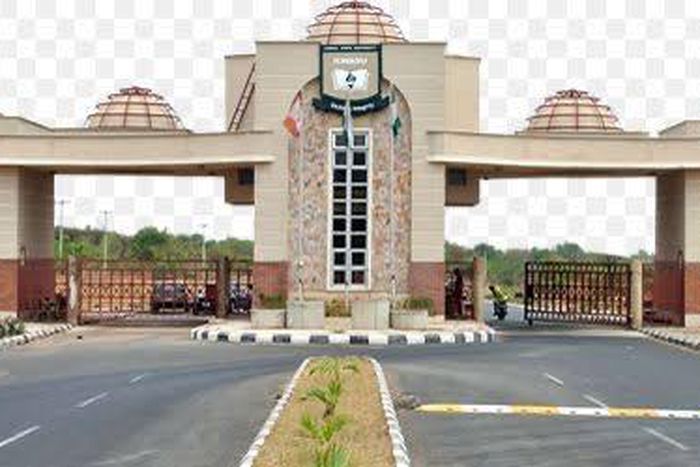 Her colleagues said she was having issues with her academic status in school [Wikidata]