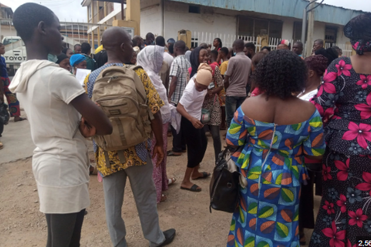 Labour blocks IBEDC entrance in Osogbo [Illustrative photo]
