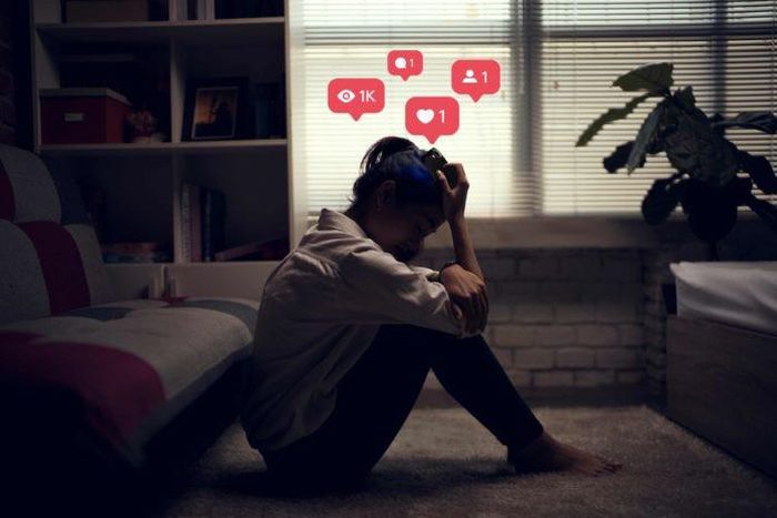 Social media can cause depression [Medium]