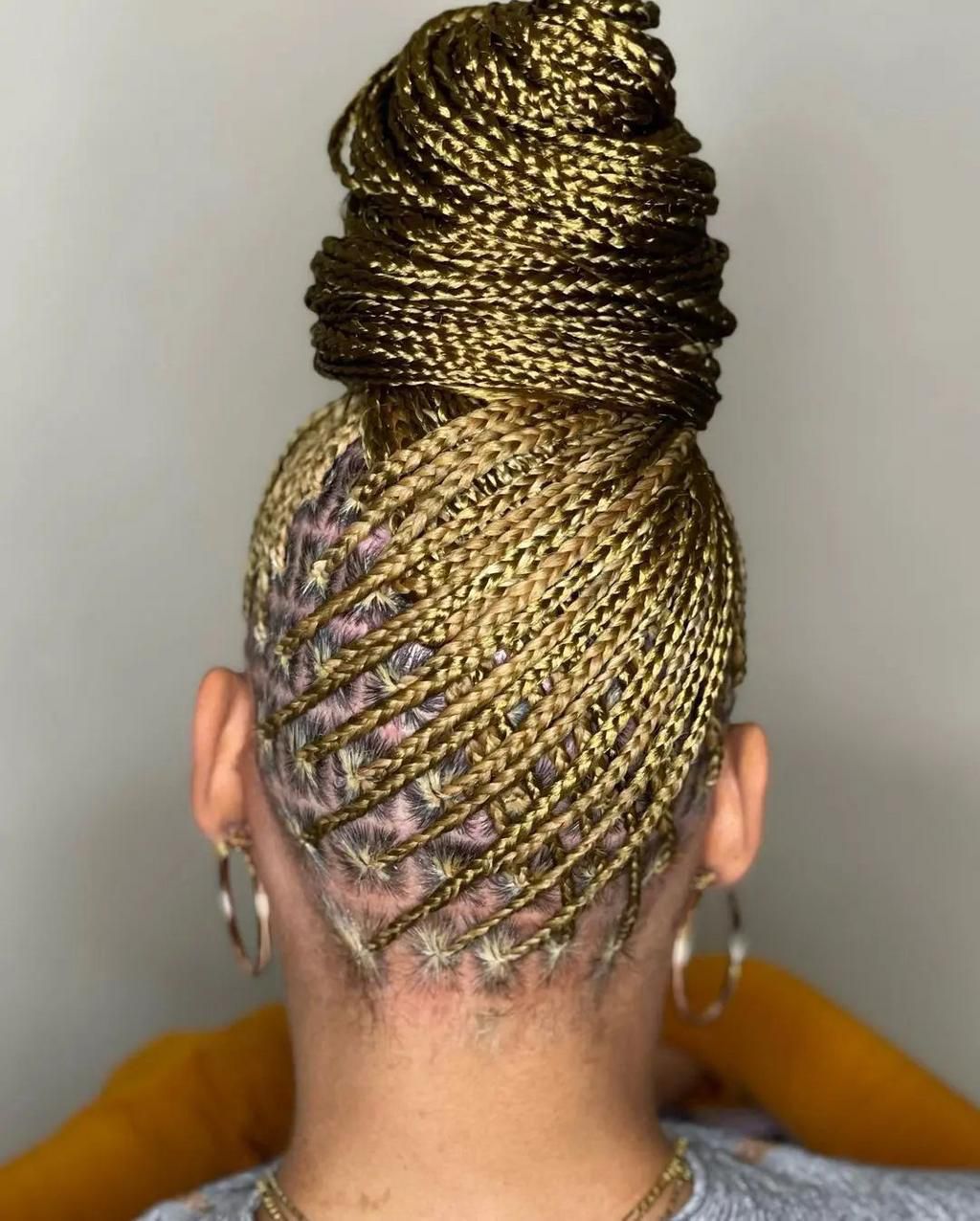 Extra small knotless braids by Braiding Magic