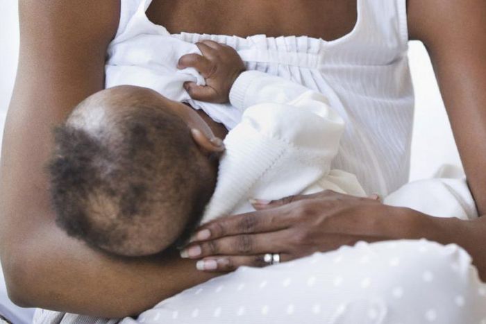 ___8679097___2018___8___1___14___nursing-mother-breast-e1499930094960