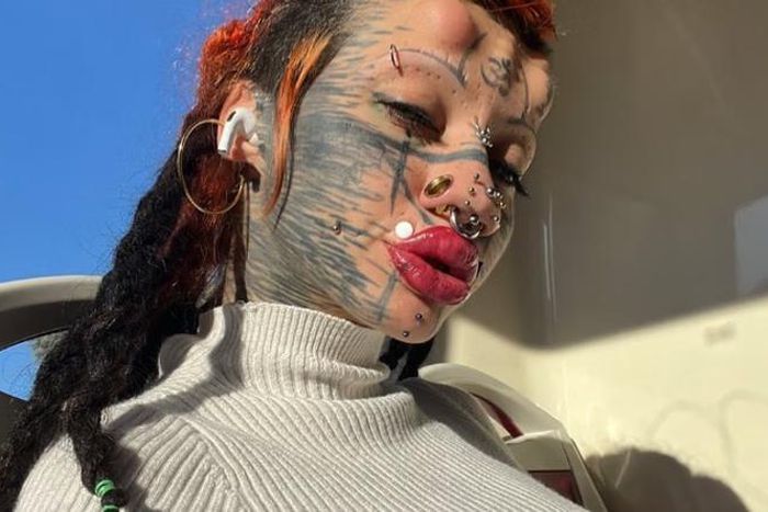 An Italian woman spends a fortune to look like a cat [Instagram/AydinMod Chiara Dell'Abate]