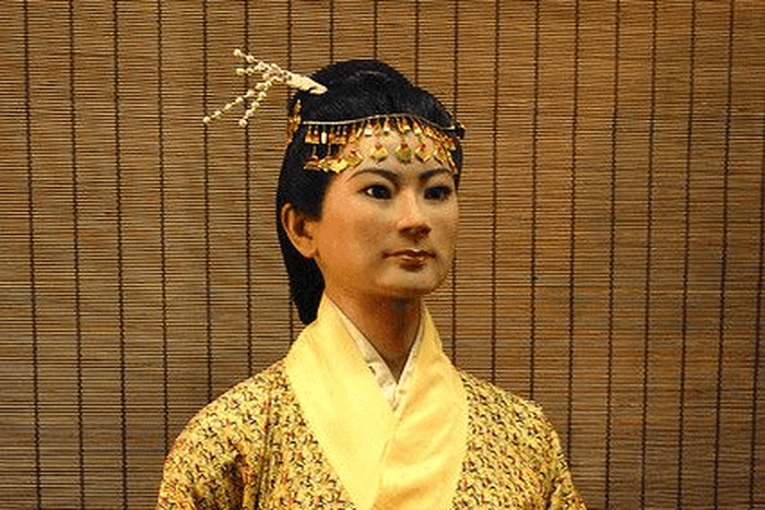 A reconstruction of Lady Dai (or Xin Zhui) the most preserved dead body in the world [thearcheologist]