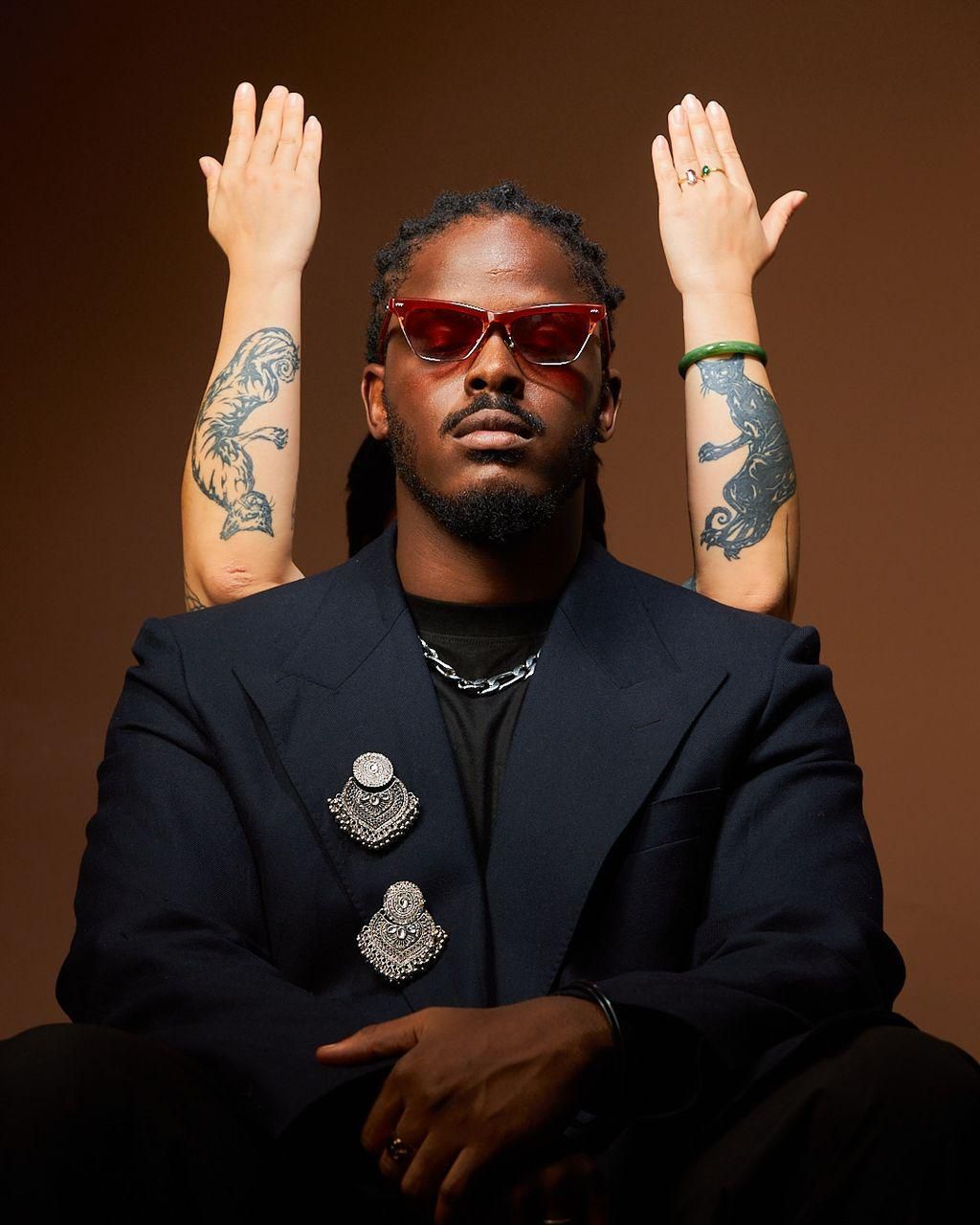 Nigerian singer Tomi Thomas