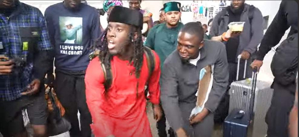 Kai Cenat dancing to the 'Femi Omo Werey' chant in Lagos [Youtube/Kai Cenat]