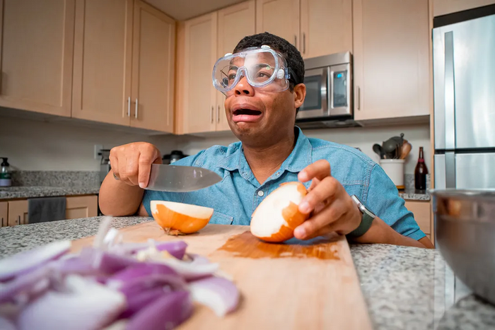 How to cut onions without crying [usadaily]
