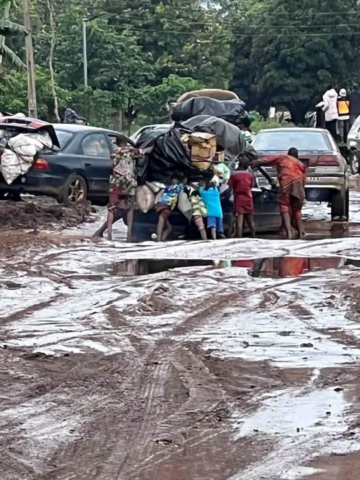 Some of the flagged bad roads in Ogun State [Twitter@HauwaAllahbura]