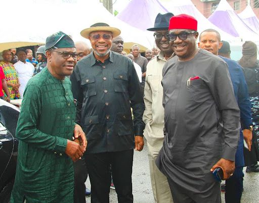FCT Minister, Nyesom Wike at his uncle's burial ceremony. [X:@DeeOneAyekooto]