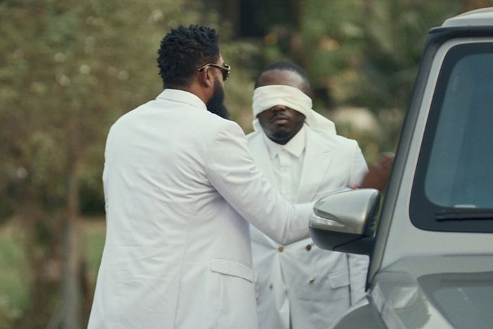 I know it’s Monday morning so let me remind you of my business as you go about your business LIFE AND DIRT, the hottest thing in streaming right now is getting mad reviews This is not about hyping, shoddy stories