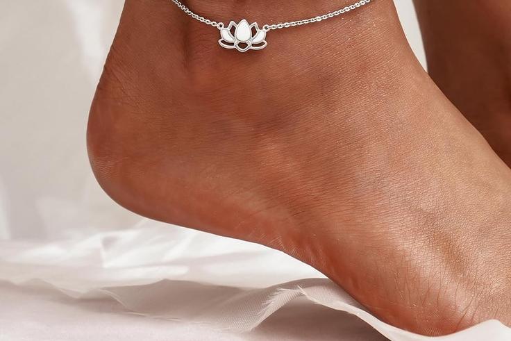 Spiritual significance of silver anklets [amazon]