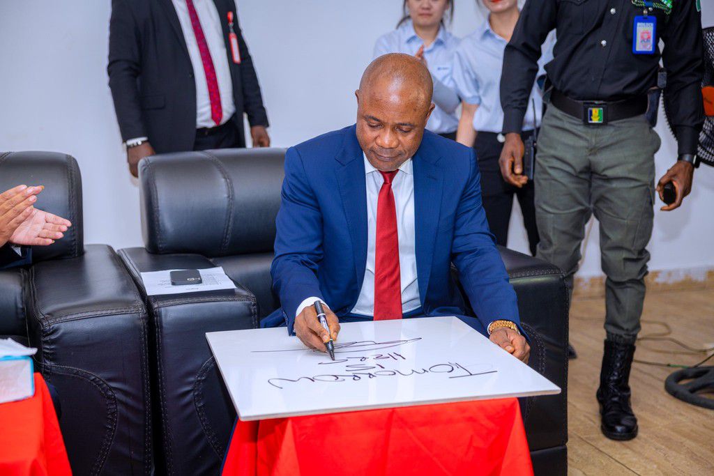 Governor Peter Mbah of Enugu State [Twitter:@PNMbah]