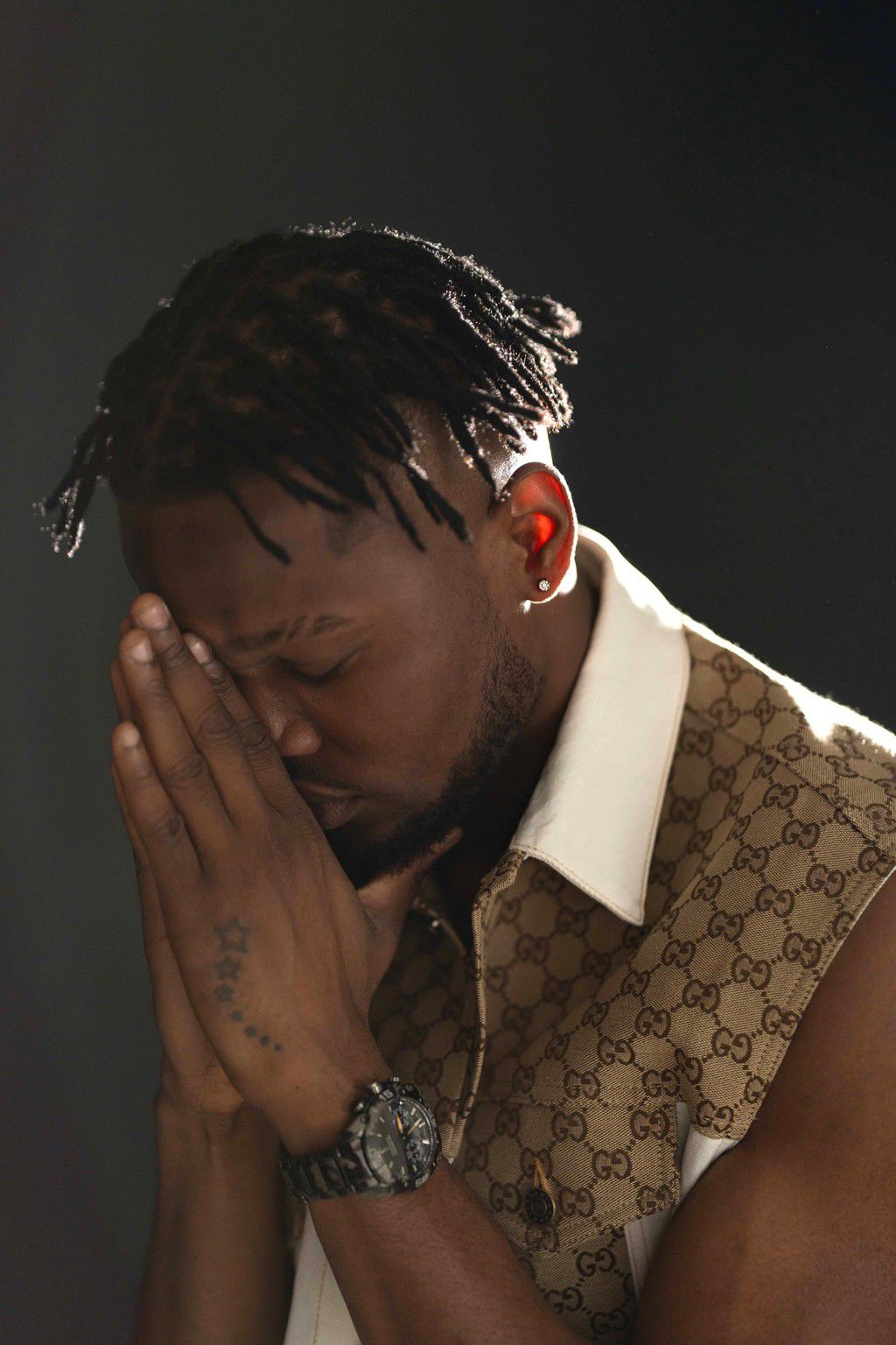 Mi2Me is Bizzy E’s Evocative introduction into his universe