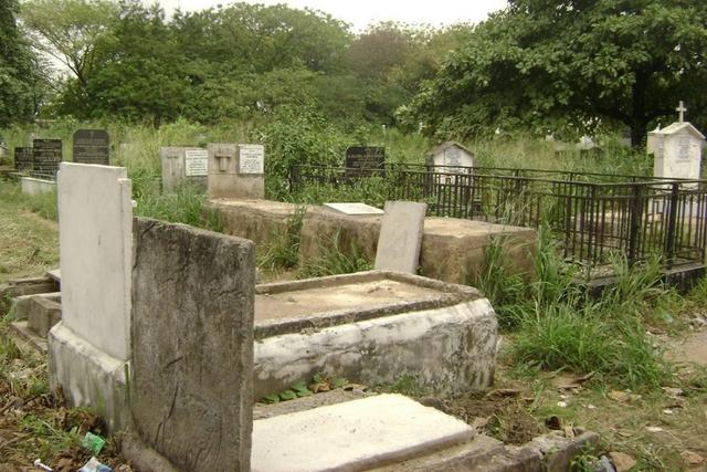 Cemetery worker, others arrested with 5 human heads in Lagos