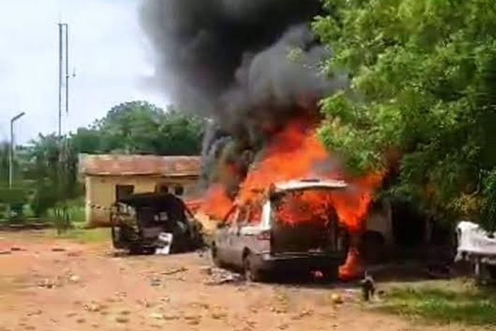 Mob burns down Edo police station over boy’s death