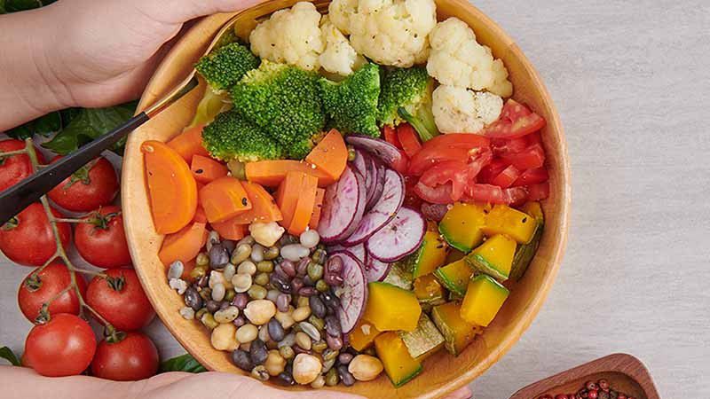 Raw food come with it's benefits [TheWellnessCorner]