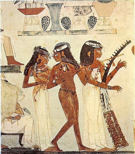 Egyptian women used papyrus seeds wrapped in linen as pads [Quora]