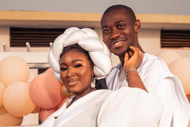 Lateef Adedimeji and Mo Bimpe celebrate wedding anniversary in adorable style