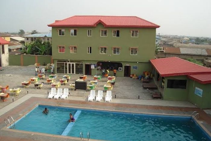 Pandemonium in Ogun hotel as 20-year-old guest drowned in pool