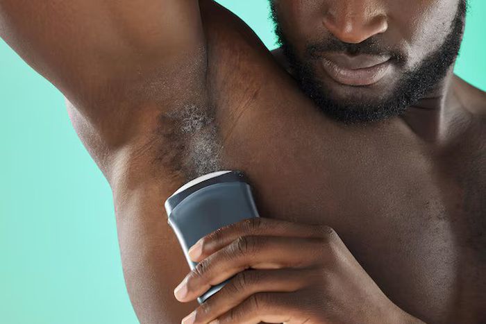 Deodorant vs Antiperspirant [freepik]