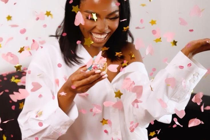Confetti photo idea (Instagram)