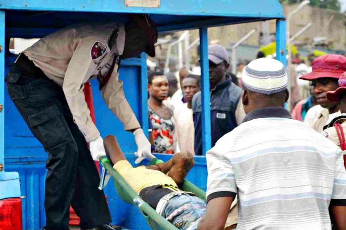 FRSC-officials-evacuating-a-road-accident-victim