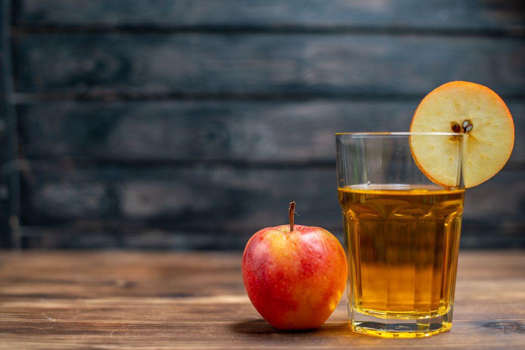 Apple cider vinegar [Photo credit: KamranAydinov on Freepik]